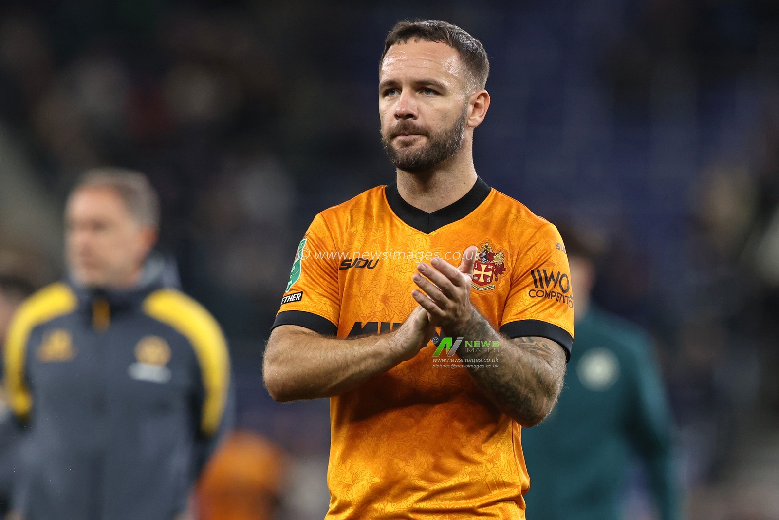 Adam Armstrong of Wolverhampton Wanderers applauds the fans after the game during the Carabao Cup round 3 match Everton vs Wolverhampton Wanderers at Hill Dickinson Stadium, Liverpool, United Kingdom on 16 September 2026

(Photo by Alfie Cosgrove/News Images)