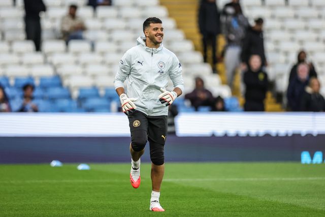 Manchester City goalkeeper Geronimo Rulli in the pregame warmup session during the Carabao Cup round 3 match Manchester City vs Norwich City at Etihad Stadium, Manchester, United Kingdom on 17 September 2026

(Photo by Mark Cosgrove/News Images)