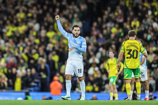 Rayan Cherki of Manchester City celebrates his goal to make it 2-0 during the Carabao Cup round 3 match Manchester City vs Norwich City at Etihad Stadium, Manchester, United Kingdom on 17 September 2026

(Photo by Mark Cosgrove/News Images)