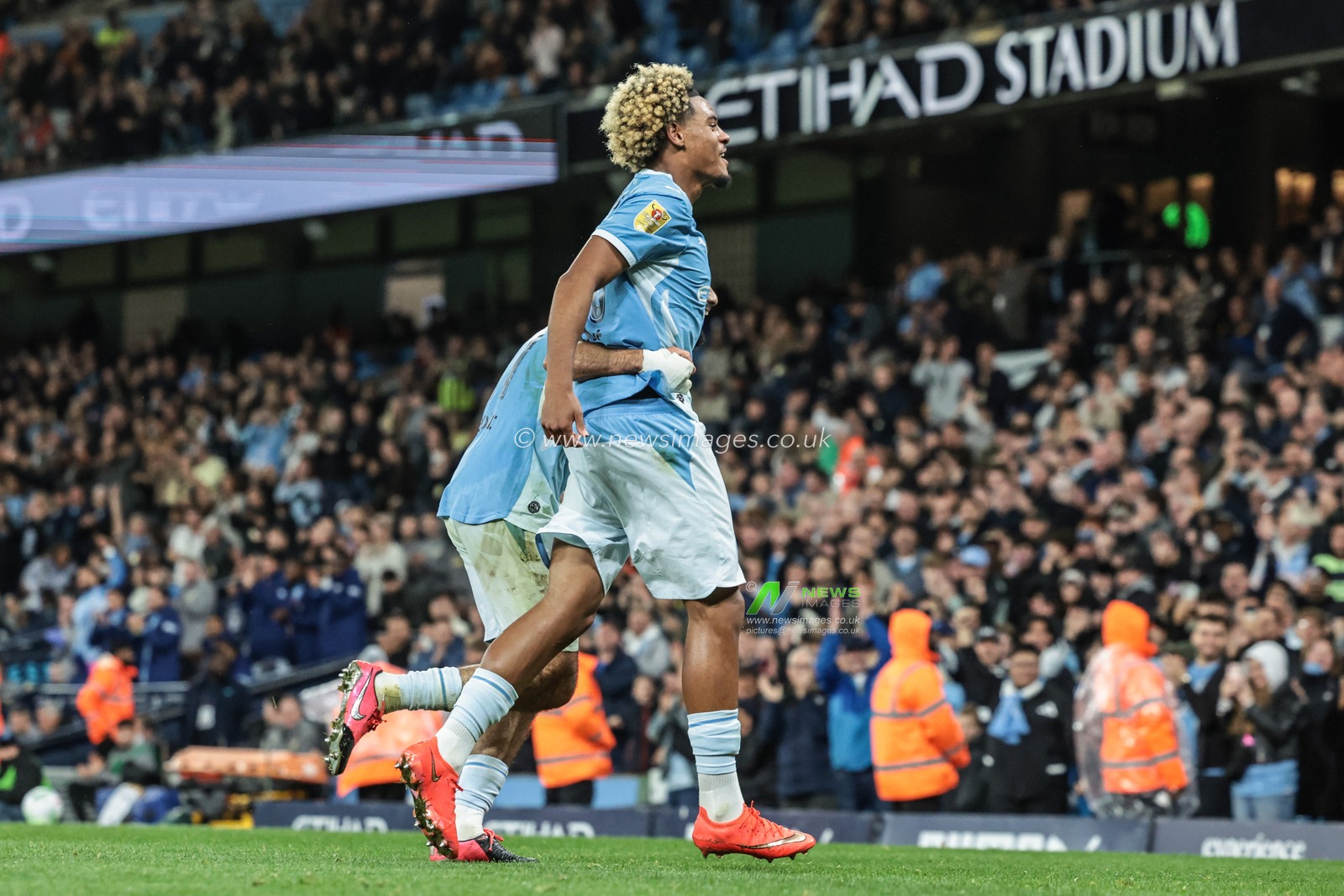 Floyd Samba of Manchester City celebrates his goal to make it 4-0 during the Carabao Cup round 3 match Manchester City vs Norwich City at Etihad Stadium, Manchester, United Kingdom on 17 September 2026

(Photo by Mark Cosgrove/News Images)