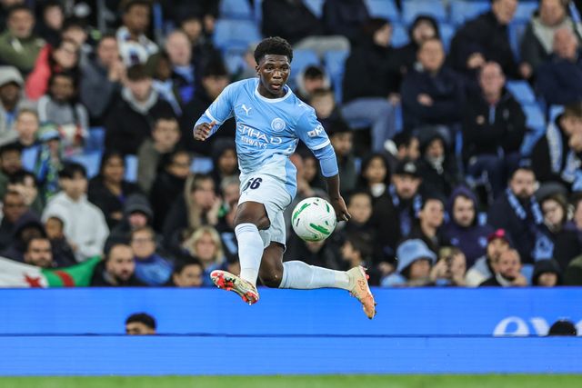 Ryan McAidoo of Manchester City controls the ball during the Carabao Cup round 3 match Manchester City vs Norwich City at Etihad Stadium, Manchester, United Kingdom on 17 September 2026

(Photo by Mark Cosgrove/News Images)