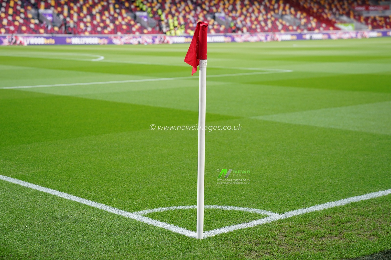 View of the Brentford corner flag ahead of kick off during the Premier League match Brentford vs Chelsea at GTECH Community Stadium, London, United Kingdom on 18 September 2026

(Photo by Harvey Murphy/News Images)
