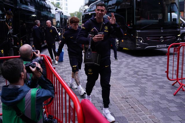 Chelsea goalkeeper Emiliano Martinez arrives ahead of kick off during the Premier League match Brentford vs Chelsea at GTECH Community Stadium, London, United Kingdom on 18 September 2026

(Photo by Harvey Murphy/News Images)