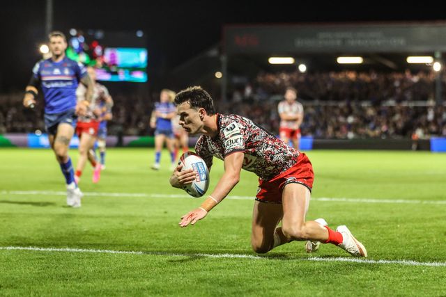 David Armstrong of Leigh Leopards goes over for a try during the Betfred Super League Play-off Eliminator round match Wakefield Trinity vs Leigh Leopards at DIY Kitchens Stadium, Wakefield, United Kingdom on 18 September 2026

(Photo by Alfie Cosgrove/News Images)