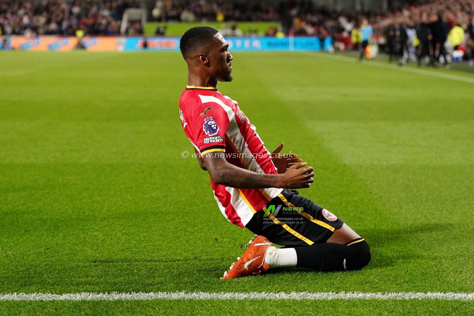 Jaidon Anthony of Brentford celebrates his goal to make it 1-0 during the Premier League match Brentford vs Chelsea at GTECH Community Stadium, London, United Kingdom on 18 September 2026

(Photo by Harvey Murphy/News Images)