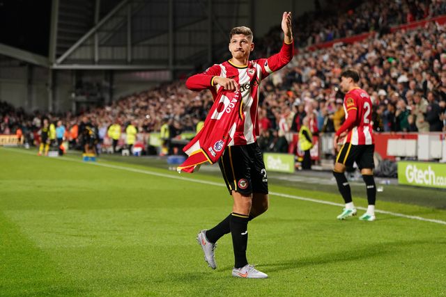 Vitaly Janelt of Brentford with Igor Thiago of Brentford shirt as Brentford make it 2-0 during the Premier League match Brentford vs Chelsea at GTECH Community Stadium, London, United Kingdom on 18 September 2026

(Photo by Harvey Murphy/News Images)