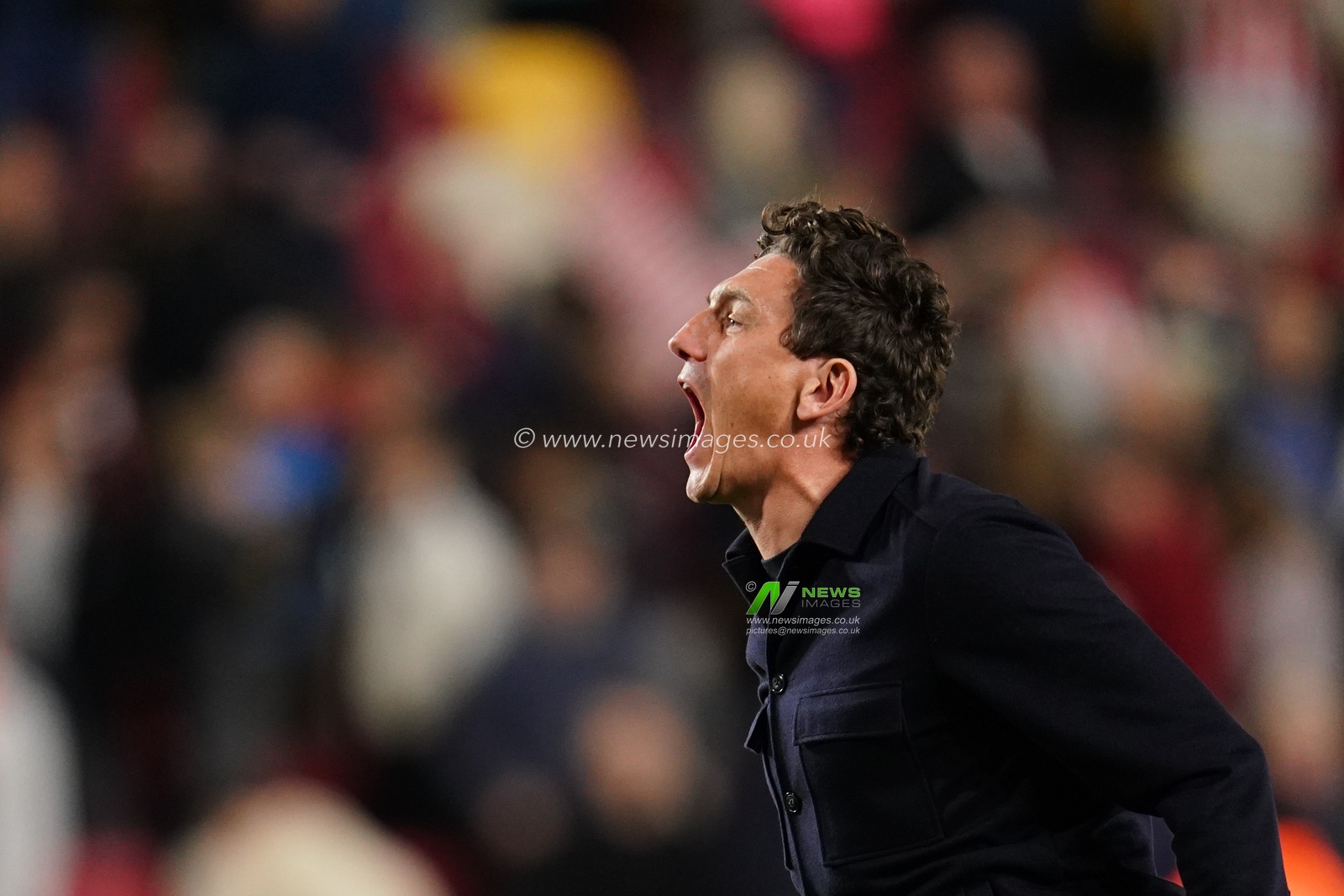 Keith Andrews manager of Brentford during the Premier League match Brentford vs Chelsea at GTECH Community Stadium, London, United Kingdom on 18 September 2026

(Photo by Harvey Murphy/News Images)