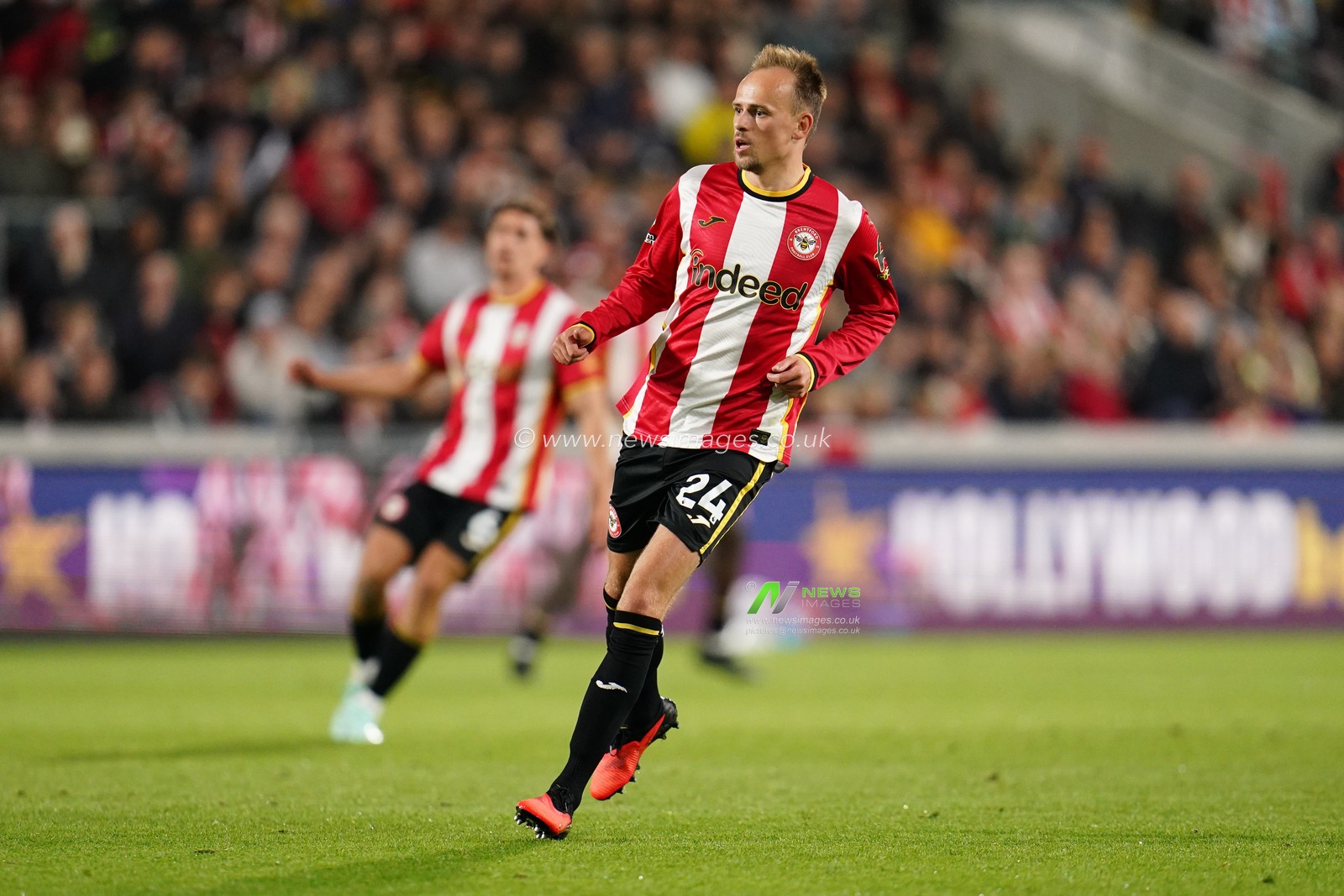 Mikkel Damsgaard of Brentford during the Premier League match Brentford vs Chelsea at GTECH Community Stadium, London, United Kingdom on 18 September 2026

(Photo by Harvey Murphy/News Images)