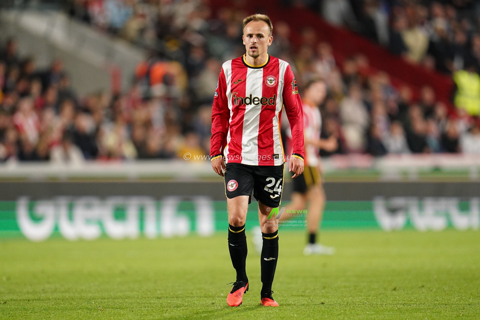 Mikkel Damsgaard of Brentford during the Premier League match Brentford vs Chelsea at GTECH Community Stadium, London, United Kingdom on 18 September 2026

(Photo by Harvey Murphy/News Images)