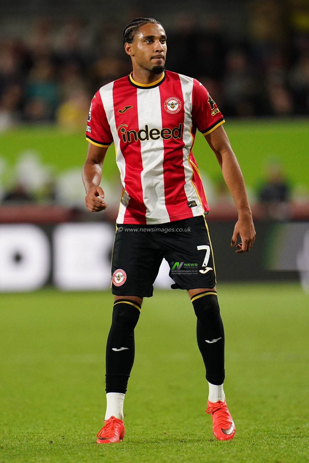 Kevin Schade of Brentford during the Premier League match Brentford vs Chelsea at GTECH Community Stadium, London, United Kingdom on 18 September 2026

(Photo by Harvey Murphy/News Images)