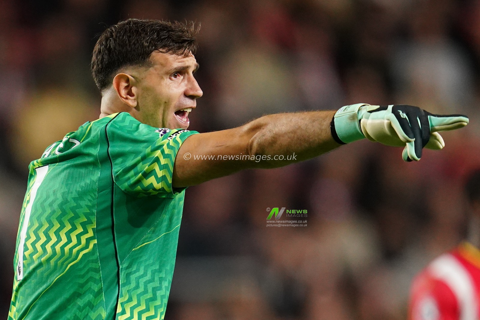 Chelsea goalkeeper Emiliano Martinez during the Premier League match Brentford vs Chelsea at GTECH Community Stadium, London, United Kingdom on 18 September 2026

(Photo by Harvey Murphy/News Images)