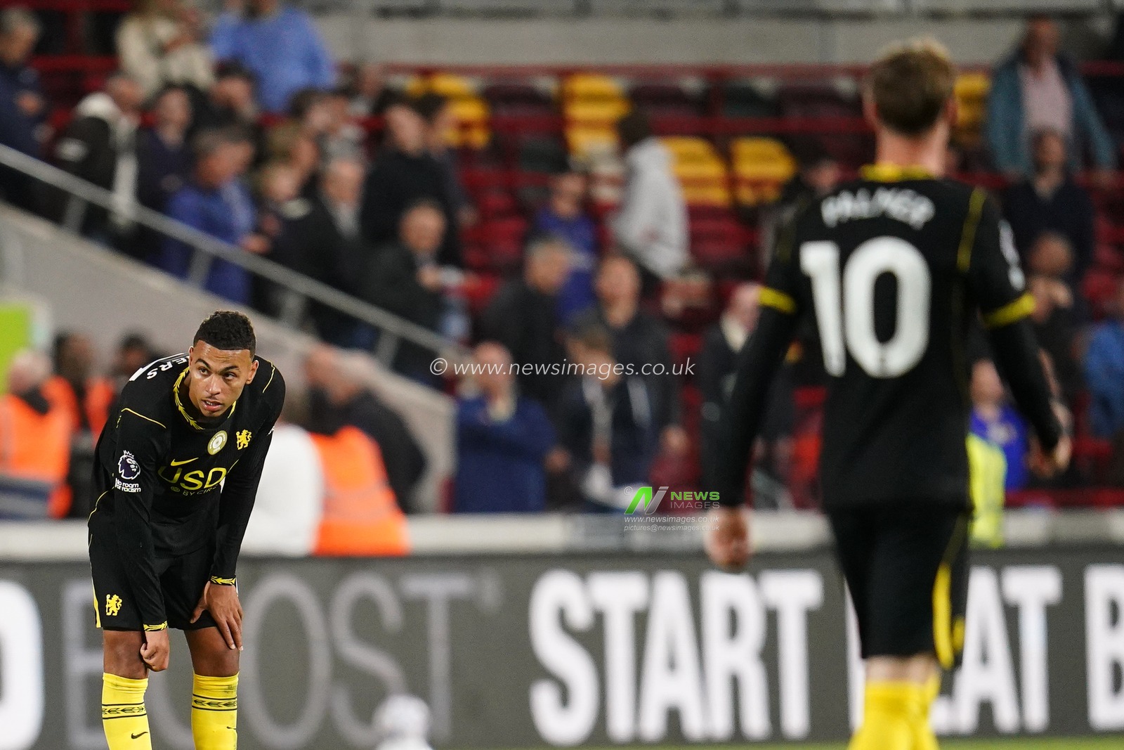 Morgan Rogers of Chelsea looks on as Brentford make it 3-0 during the Premier League match Brentford vs Chelsea at GTECH Community Stadium, London, United Kingdom on 18 September 2026

(Photo by Harvey Murphy/News Images)