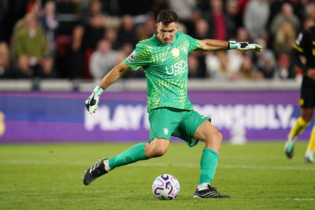 Chelsea goalkeeper Emiliano Martinez during the Premier League match Brentford vs Chelsea at GTECH Community Stadium, London, United Kingdom on 18 September 2026

(Photo by Harvey Murphy/News Images)