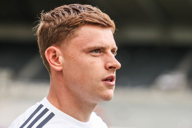Harvey Barnes of Newcastle United arrives during the Premier League match Newcastle Untied vs Hull City at St. James's Park, Newcastle, United Kingdom on 19 September 2026

(Photo by Alfie Cosgrove/News Images)