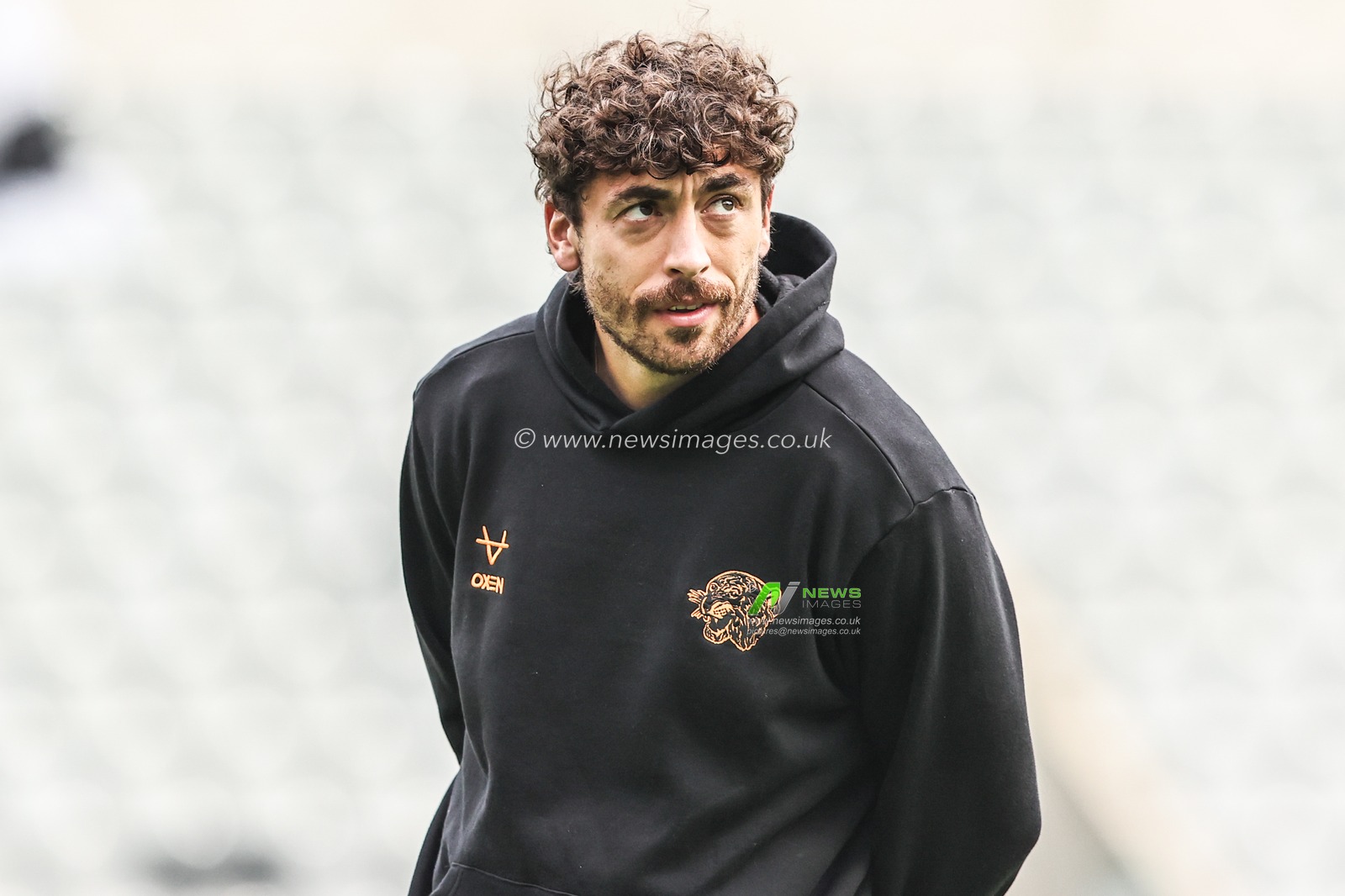 Matt Crooks of Hull City arrives during the Premier League match Newcastle Untied vs Hull City at St. James's Park, Newcastle, United Kingdom on 19 September 2026

(Photo by Alfie Cosgrove/News Images)