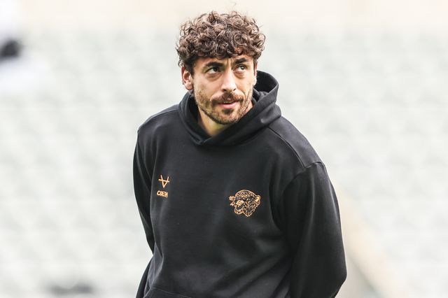 Matt Crooks of Hull City arrives during the Premier League match Newcastle Untied vs Hull City at St. James's Park, Newcastle, United Kingdom on 19 September 2026

(Photo by Alfie Cosgrove/News Images)