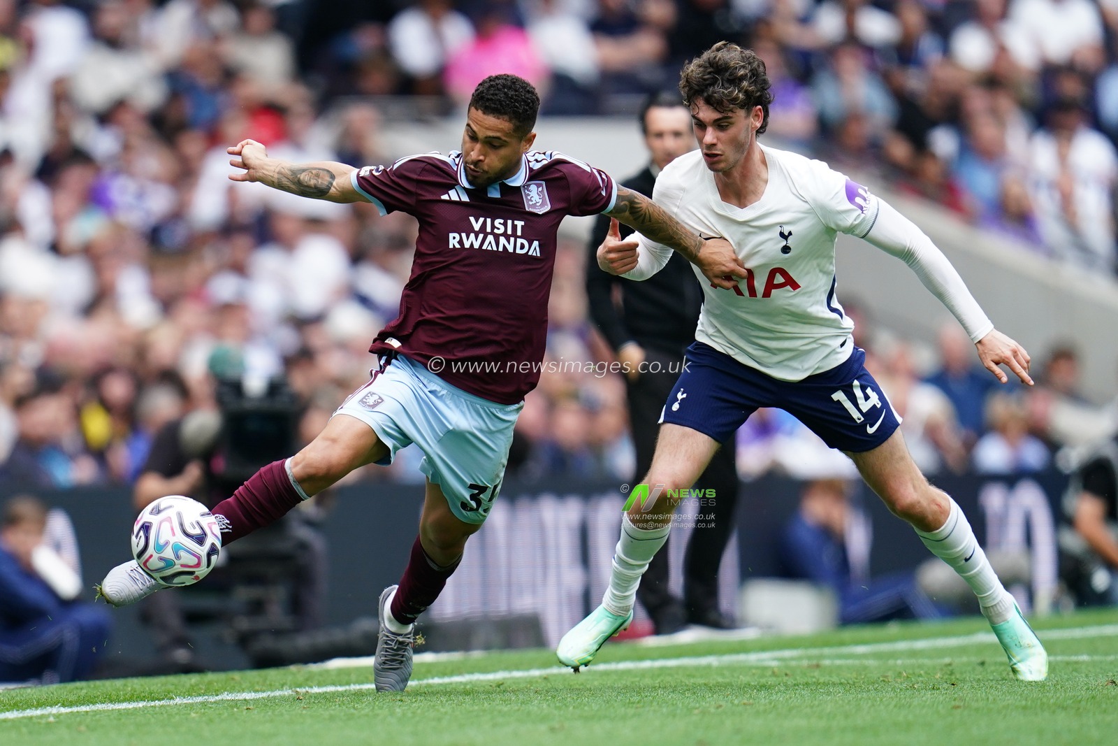 during the Premier League match Tottenham Hotspur vs Aston Villa at Tottenham Hotspur Stadium, London, United Kingdom on 19 September 2026

(Photo by Harvey Murphy/News Images)