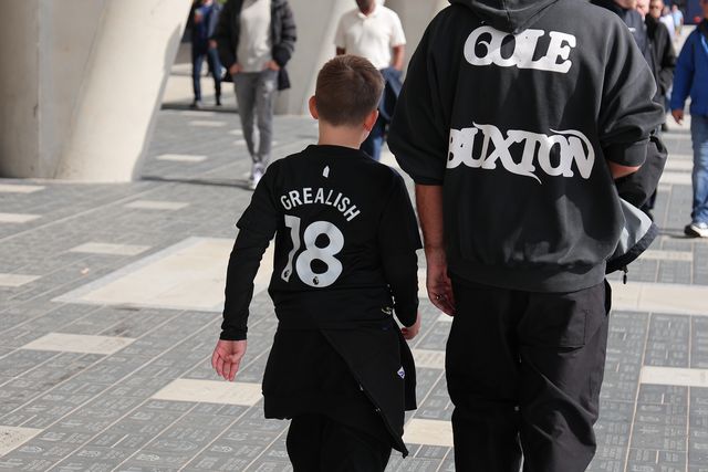 Everton fan with Jack Grealish of Everton shirt prior to the Premier League match Everton vs Ipswich Town at Hill Dickinson Stadium, Liverpool, United Kingdom on 19 September 2026

(Photo by Jorge Horsted/News Images)
