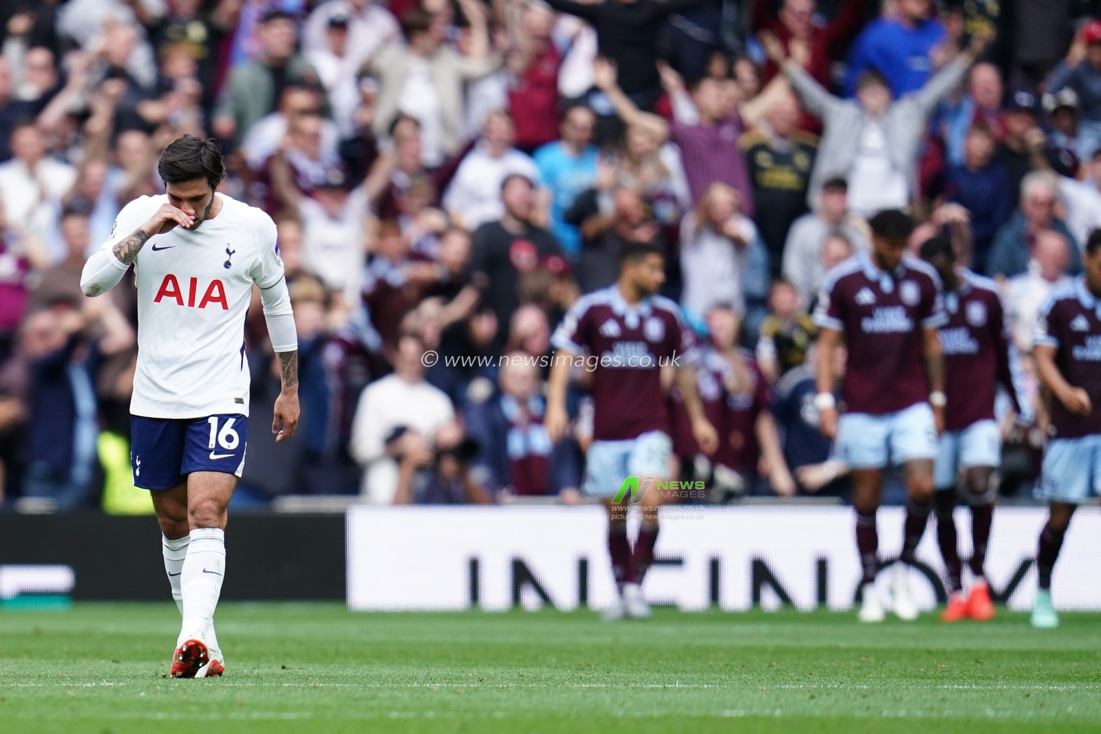 Sandro Tonali of Tottenham Hotspur as Aston Villa take 0-1 lead during the Premier League match Tottenham Hotspur vs Aston Villa at Tottenham Hotspur Stadium, London, United Kingdom on 19 September 2026

(Photo by Harvey Murphy/News Images)
