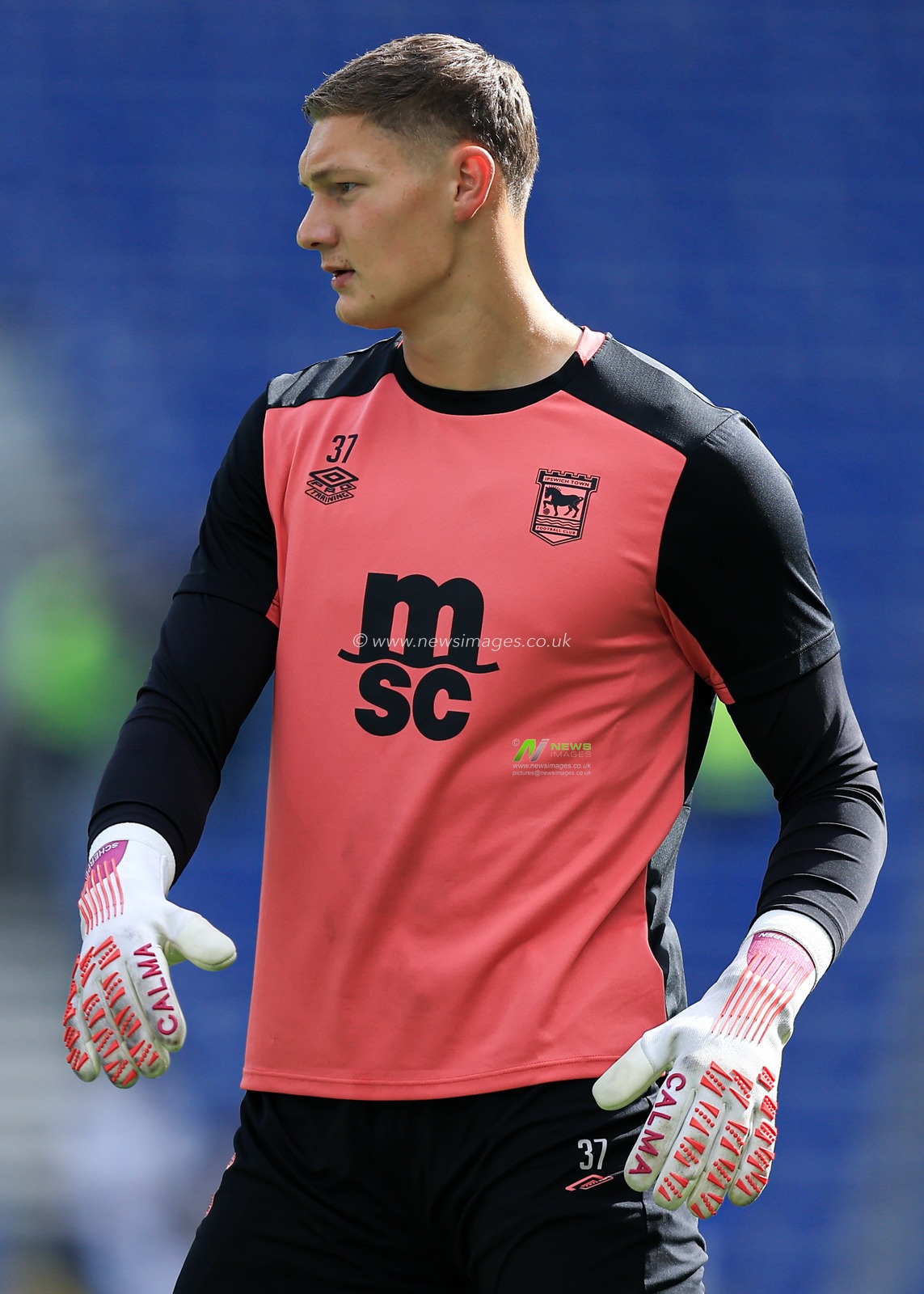 Ipswich Town goalkeeper Kjell Scherpen warms up prior to the Premier League match Everton vs Ipswich Town at Hill Dickinson Stadium, Liverpool, United Kingdom on 19 September 2026

(Photo by Jorge Horsted/News Images)