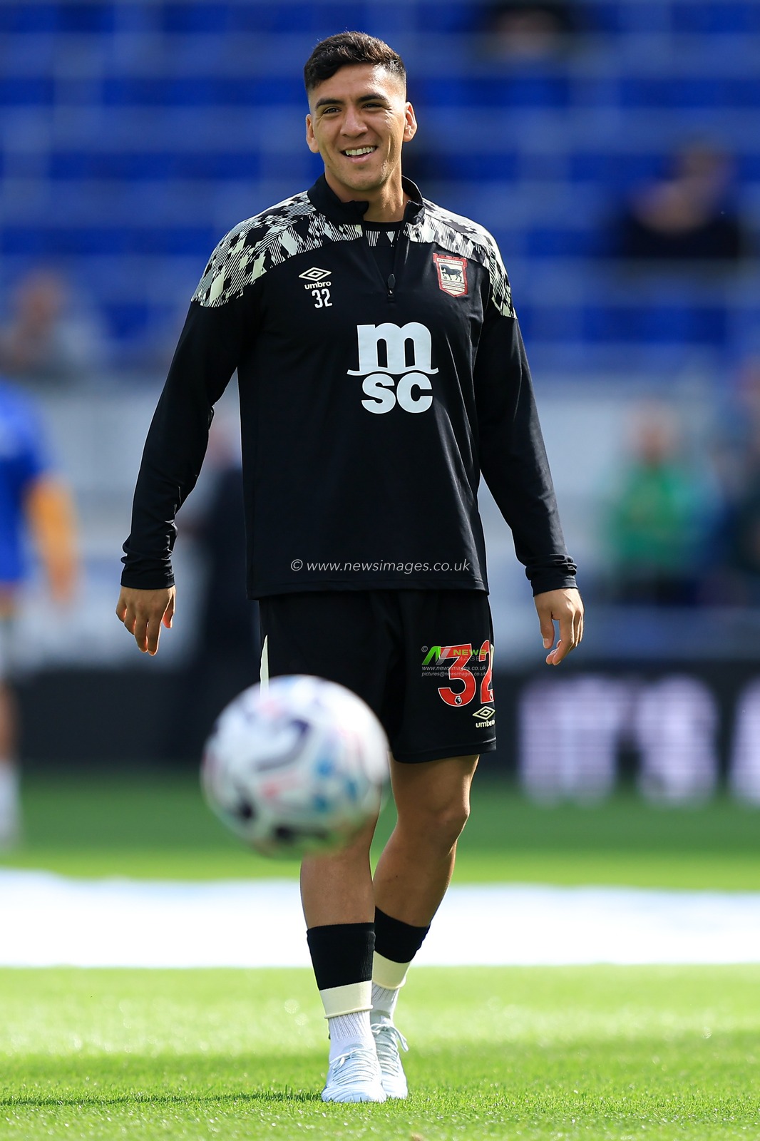 Marcelino Nunez of Ipswich Town warms up prior to the Premier League match Everton vs Ipswich Town at Hill Dickinson Stadium, Liverpool, United Kingdom on 19 September 2026

(Photo by Jorge Horsted/News Images)