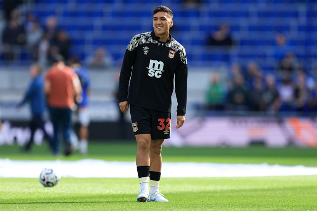 Marcelino Nunez of Ipswich Town warms up prior to the Premier League match Everton vs Ipswich Town at Hill Dickinson Stadium, Liverpool, United Kingdom on 19 September 2026

(Photo by Jorge Horsted/News Images)