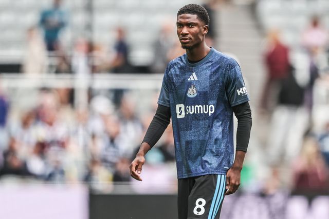 Aladji Bamba of Newcastle United in the pregame warmup session during the Premier League match Newcastle Untied vs Hull City at St. James's Park, Newcastle, United Kingdom on 19 September 2026

(Photo by Alfie Cosgrove/News Images)
