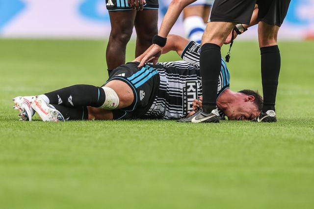 Sven Botman of Newcastle United is fouled by Oliver McBurnie of Hull City during the Premier League match Newcastle Untied vs Hull City at St. James's Park, Newcastle, United Kingdom on 19 September 2026

(Photo by Alfie Cosgrove/News Images)