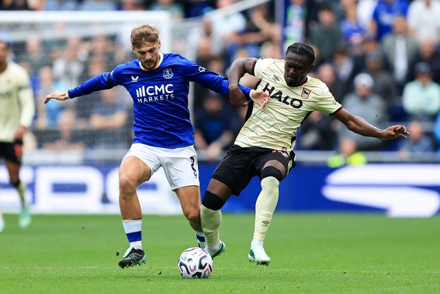 Kiernan Dewsbury-Hall of Everton tackles the ball from Abdoul Ouattara of Ipswich Town during the Premier League match Everton vs Ipswich Town at Hill Dickinson Stadium, Liverpool, United Kingdom on 19 September 2026

(Photo by Jorge Horsted/News Images)