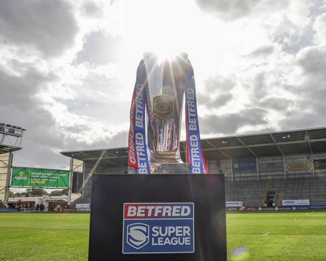 The Betfred Super League Grand Final Trophy with a sunburst over the top during the Betfred Super League Play-off Eliminator round match Warrington Wolves vs Hull KR at The Halliwell Jones Stadium, Warrington, United Kingdom on 19 September 2026

(Photo by Mark Cosgrove/News Images)