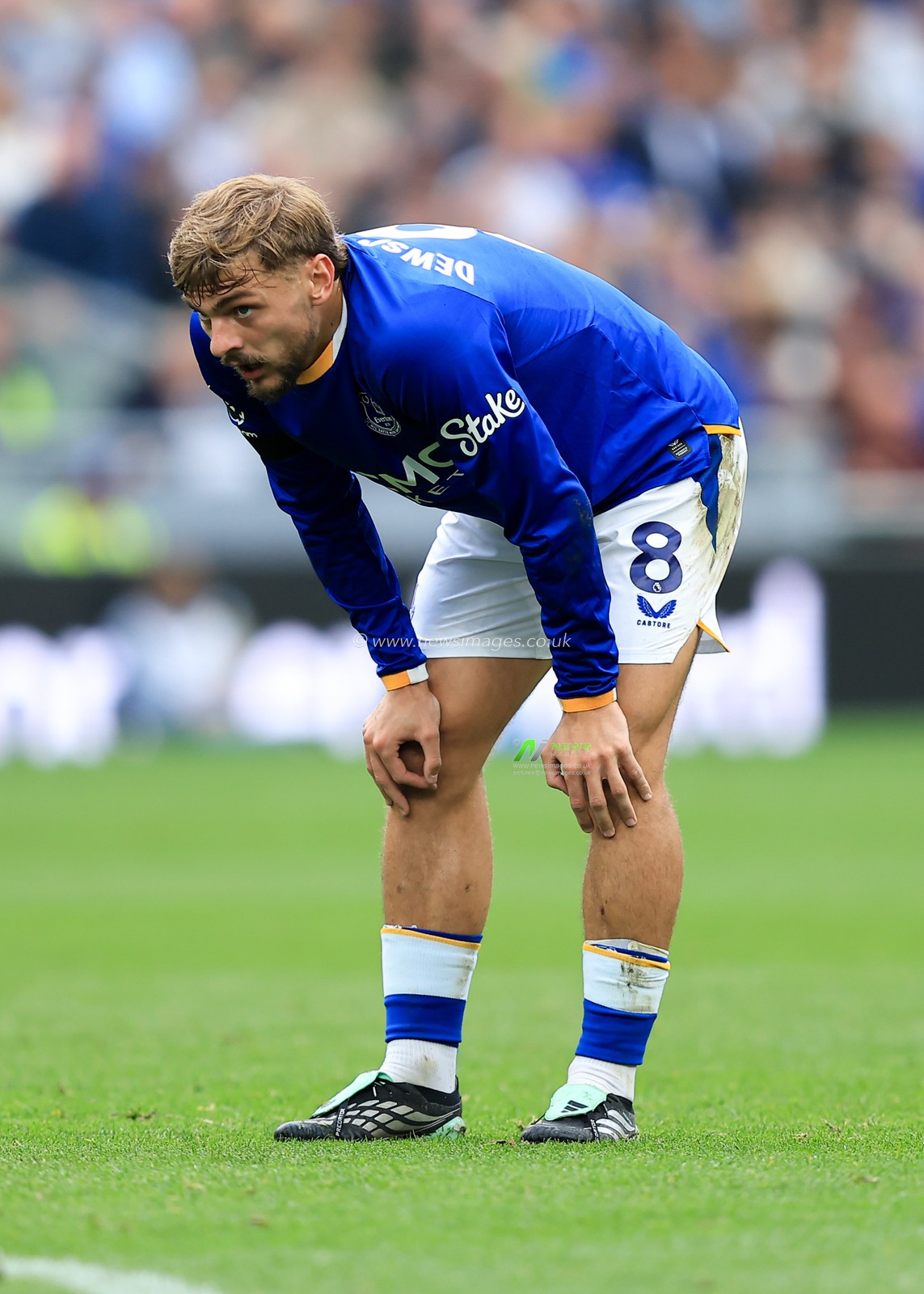 Kiernan Dewsbury-Hall of Everton with ball at his feet during the Premier League match Everton vs Ipswich Town at Hill Dickinson Stadium, Liverpool, United Kingdom on 19 September 2026

(Photo by Jorge Horsted/News Images)