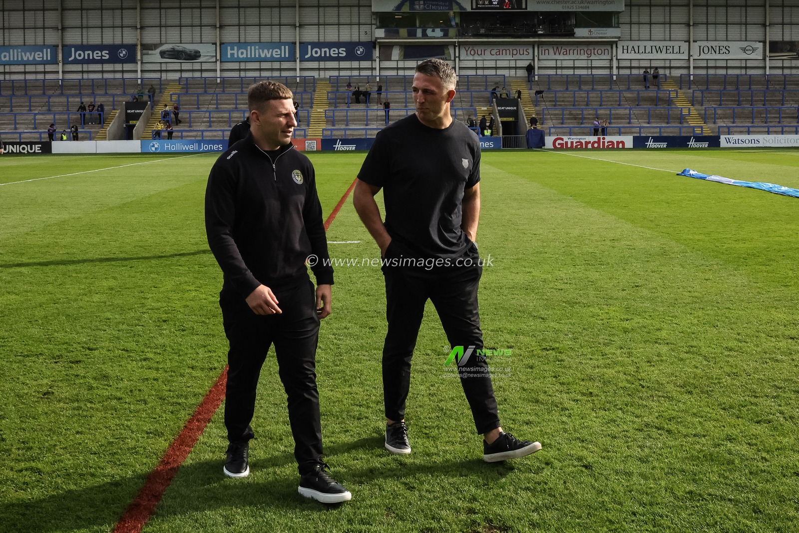 George Williams of Warrington Wolves and Sam Burgess manager of Warrington Wolves during the Betfred Super League Play-off Eliminator round match Warrington Wolves vs Hull KR at The Halliwell Jones Stadium, Warrington, United Kingdom on 19 September 2026

(Photo by Mark Cosgrove/News Images)