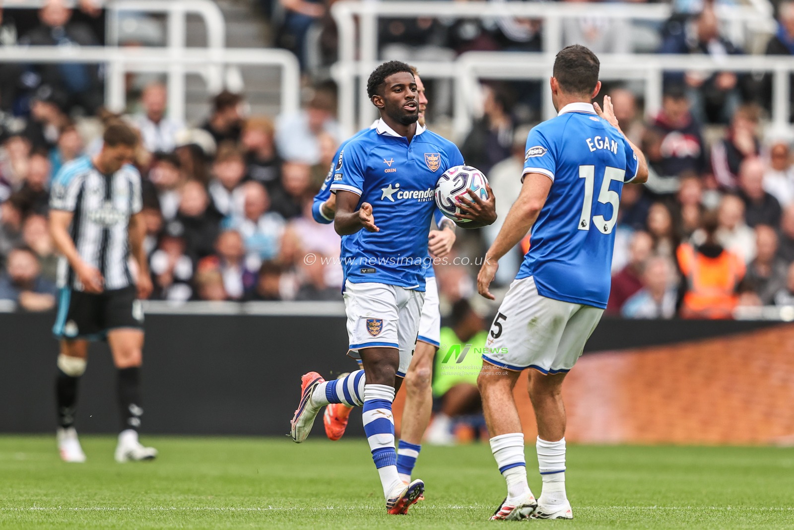 Mohamed-Ali Cho of Hull City celebrates his goal to make it 2-1 during the Premier League match Newcastle Untied vs Hull City at St. James's Park, Newcastle, United Kingdom on 19 September 2026

(Photo by Alfie Cosgrove/News Images)