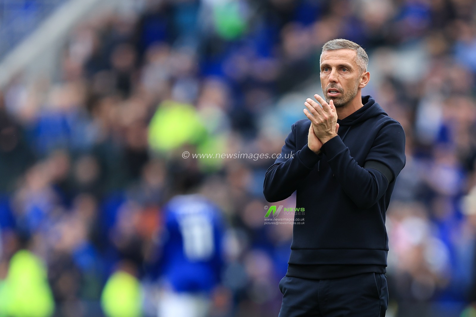 Gary O'Neil manager of Ipswich Town claps fans after 1-0 loss during the Premier League match Everton vs Ipswich Town at Hill Dickinson Stadium, Liverpool, United Kingdom on 19 September 2026

(Photo by Jorge Horsted/News Images)