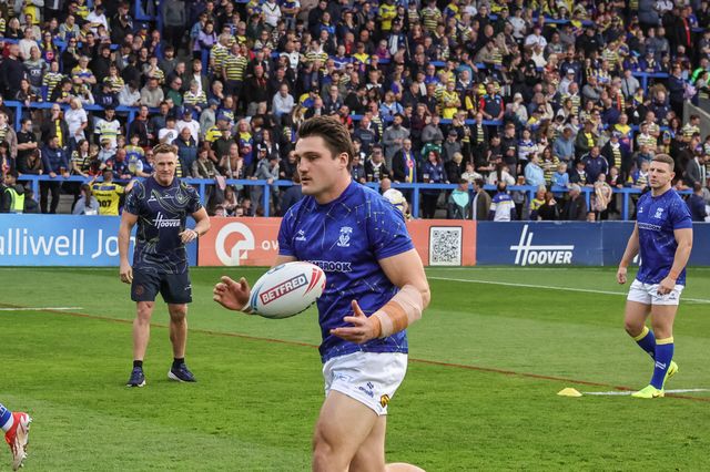 Liam Byrne of Warrington Wolves in the pre-game warm up during the Betfred Super League Play-off Eliminator round match Warrington Wolves vs Hull KR at The Halliwell Jones Stadium, Warrington, United Kingdom on 19 September 2026

(Photo by Mark Cosgrove/News Images)