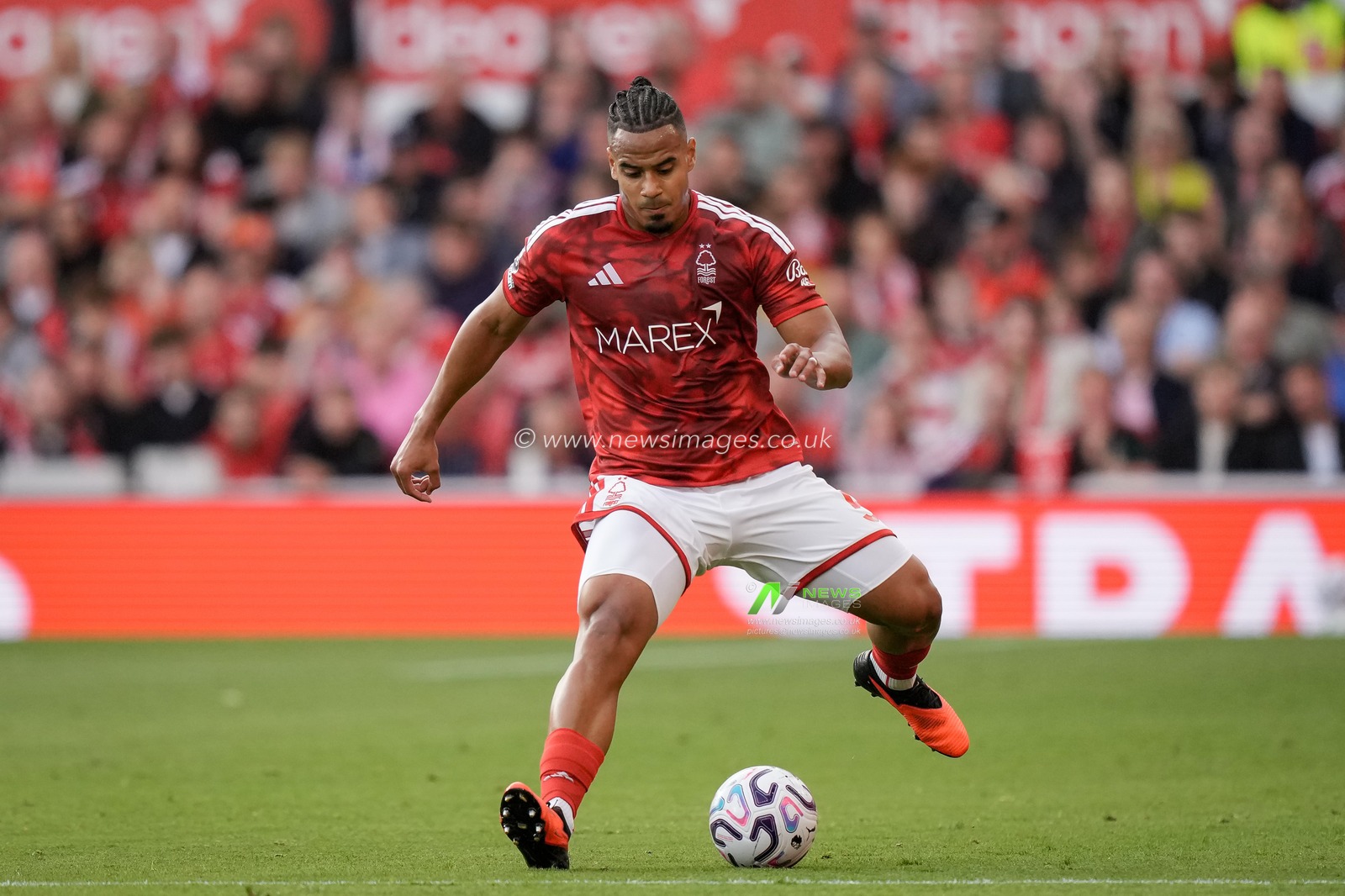 Murillo of Nottingham Forest passes the ball  during the Premier League match Nottingham Forest vs Coventry City at City Ground, Nottingham, United Kingdom on 19 September 2026

(Photo by Maynard Manyowa/News Images)