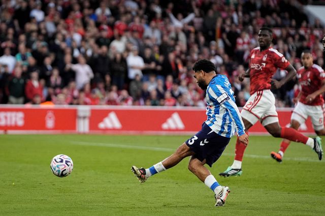 Jay Dasilva of Coventry City scores to make it  0-1 during the Premier League match Nottingham Forest vs Coventry City at City Ground, Nottingham, United Kingdom on 19 September 2026

(Photo by Maynard Manyowa/News Images)