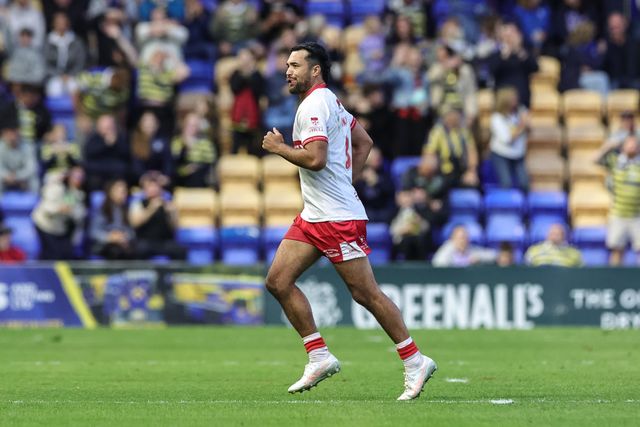 Peta Hiku of Hull KR is sent off after receiving a red card during the Betfred Super League Play-off Eliminator round match Warrington Wolves vs Hull KR at The Halliwell Jones Stadium, Warrington, United Kingdom on 19 September 2026

(Photo by Mark Cosgrove/News Images)