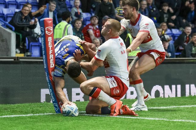 Albert Hopoate of Warrington Wolves goes over for a try during the Betfred Super League Play-off Eliminator round match Warrington Wolves vs Hull KR at The Halliwell Jones Stadium, Warrington, United Kingdom on 19 September 2026

(Photo by Mark Cosgrove/News Images)