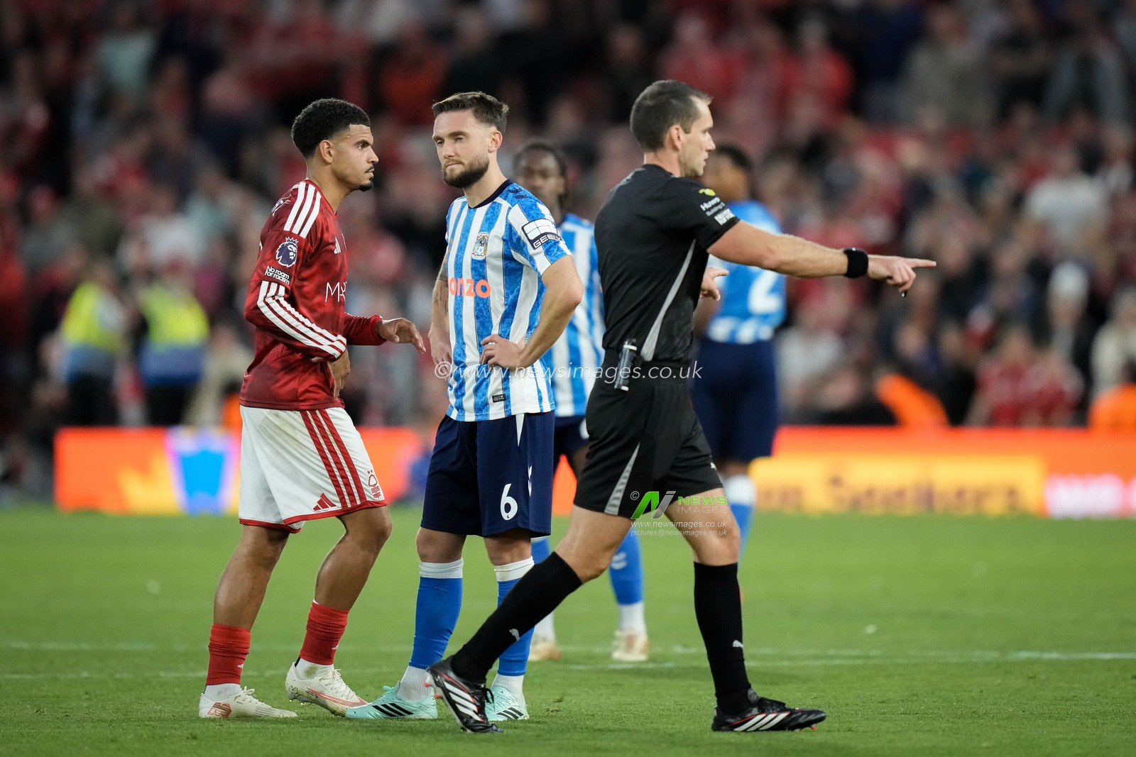 Referee Jarred Gillett disallows Igor Jesus of Nottingham Forest goal after referral from Video assistant referee Paul Howard during the Premier League match Nottingham Forest vs Coventry City at City Ground, Nottingham, United Kingdom on 19 September 2026

(Photo by Maynard Manyowa/News Images)