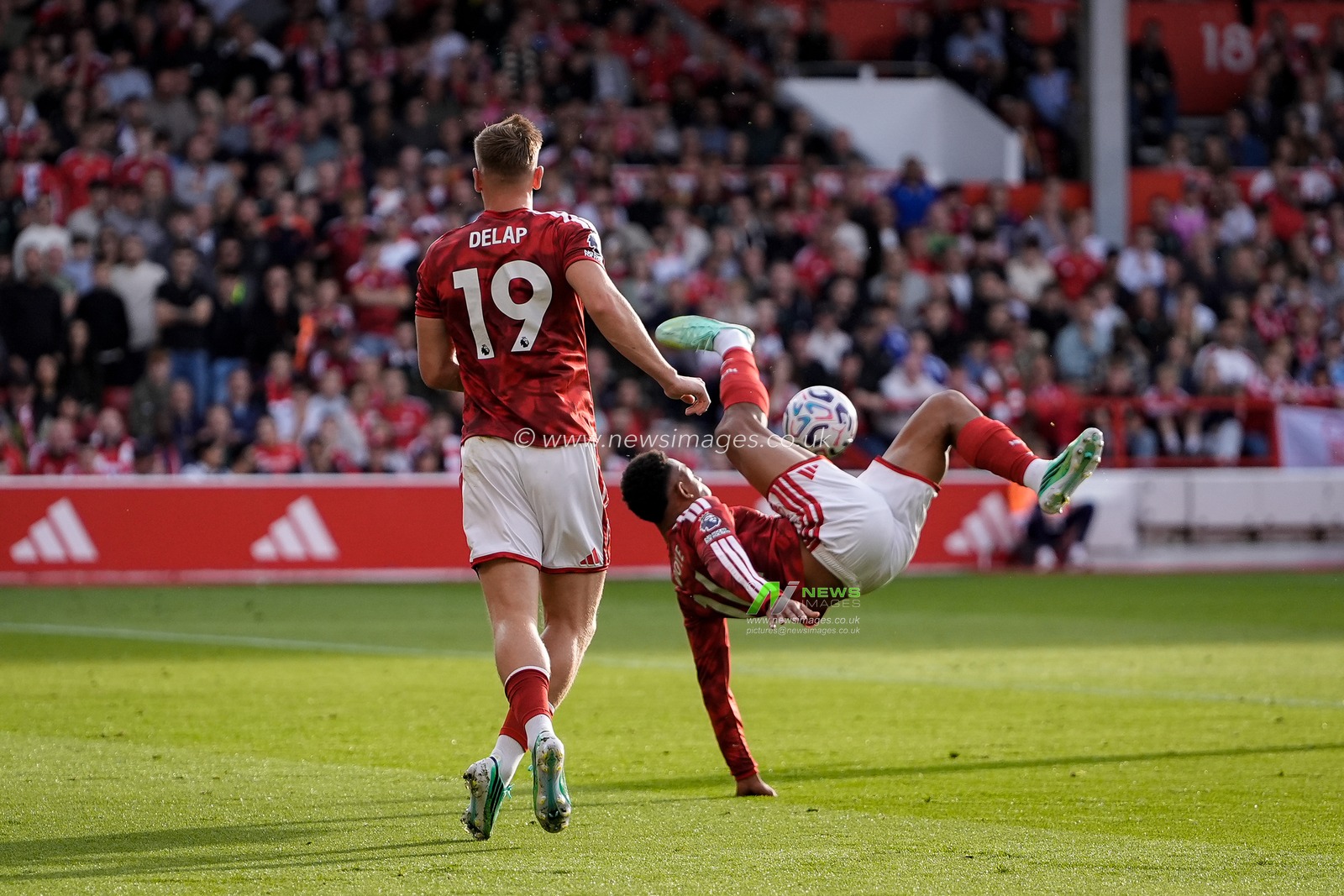 Dan Ndoye of Nottingham Forest attempts a bicycle kick during the Premier League match Nottingham Forest vs Coventry City at City Ground, Nottingham, United Kingdom on 19 September 2026

(Photo by Maynard Manyowa/News Images)
