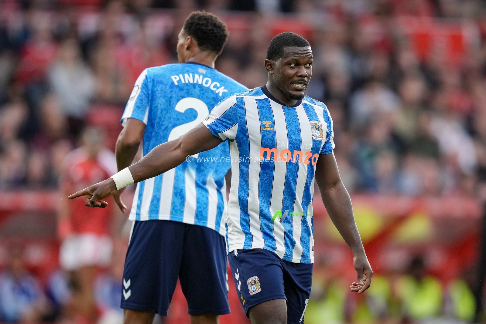 Ephron Mason-Clark of Coventry City gives his team instructions  during the Premier League match Nottingham Forest vs Coventry City at City Ground, Nottingham, United Kingdom on 19 September 2026

(Photo by Maynard Manyowa/News Images)