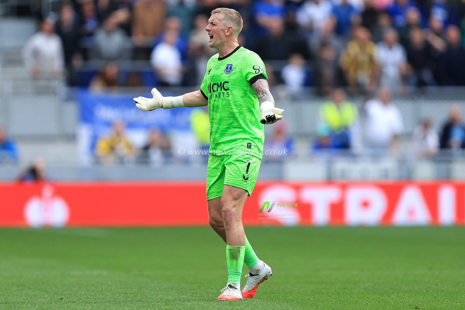 Everton goalkeeper Jordan Pickford during the Premier League match Everton vs Ipswich Town at Hill Dickinson Stadium, Liverpool, United Kingdom on 19 September 2026

(Photo by Jorge Horsted/News Images)