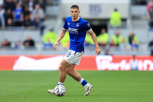 Vitaliy Mykolenko of Everton with ball at his feet during the Premier League match Everton vs Ipswich Town at Hill Dickinson Stadium, Liverpool, United Kingdom on 19 September 2026

(Photo by Jorge Horsted/News Images)