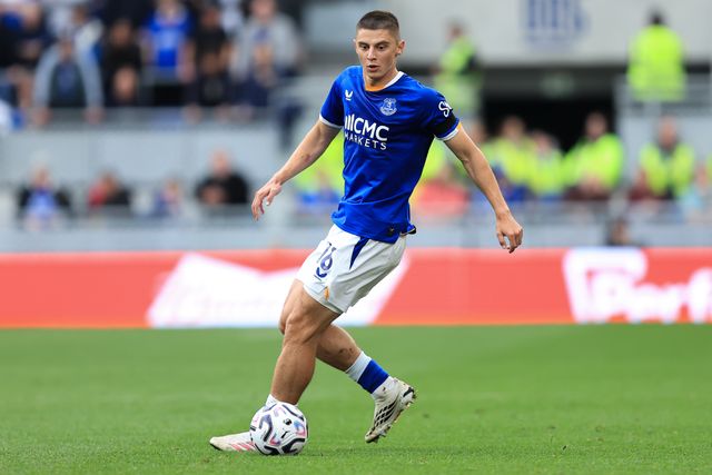 Vitaliy Mykolenko of Everton with ball at his feet during the Premier League match Everton vs Ipswich Town at Hill Dickinson Stadium, Liverpool, United Kingdom on 19 September 2026

(Photo by Jorge Horsted/News Images)