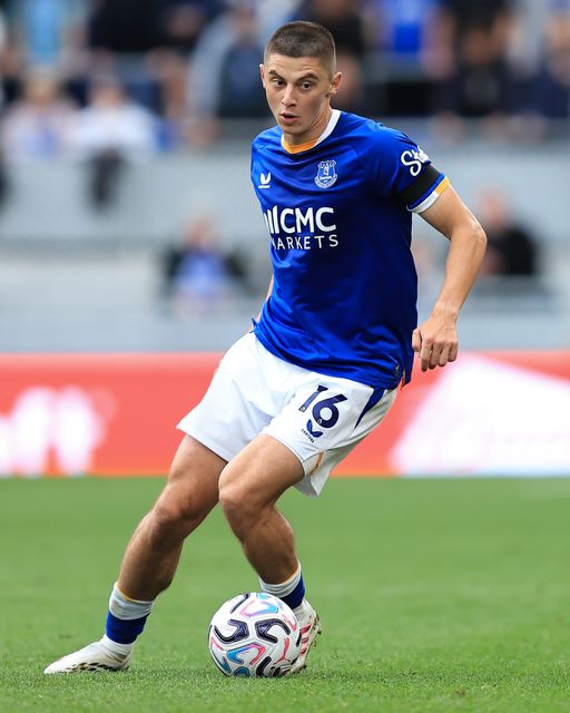 Vitaliy Mykolenko of Everton with ball at his feet during the Premier League match Everton vs Ipswich Town at Hill Dickinson Stadium, Liverpool, United Kingdom on 19 September 2026

(Photo by Jorge Horsted/News Images)