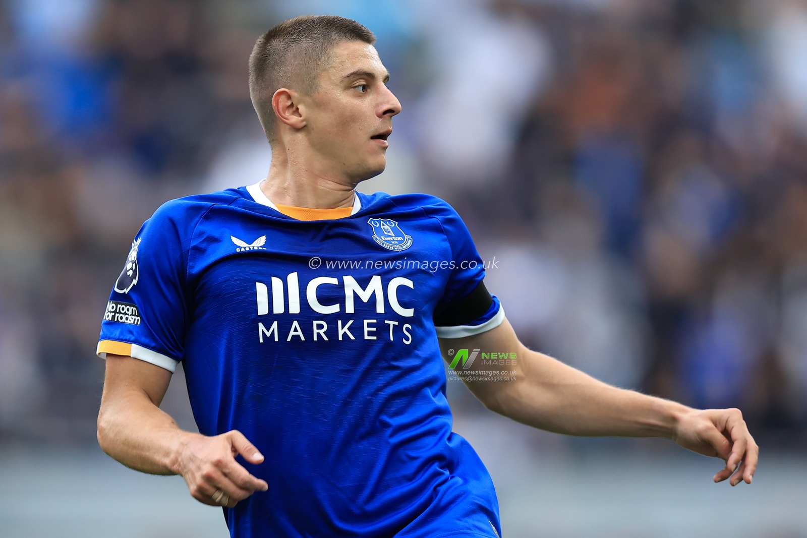 Vitaliy Mykolenko of Everton during the Premier League match Everton vs Ipswich Town at Hill Dickinson Stadium, Liverpool, United Kingdom on 19 September 2026

(Photo by Jorge Horsted/News Images)