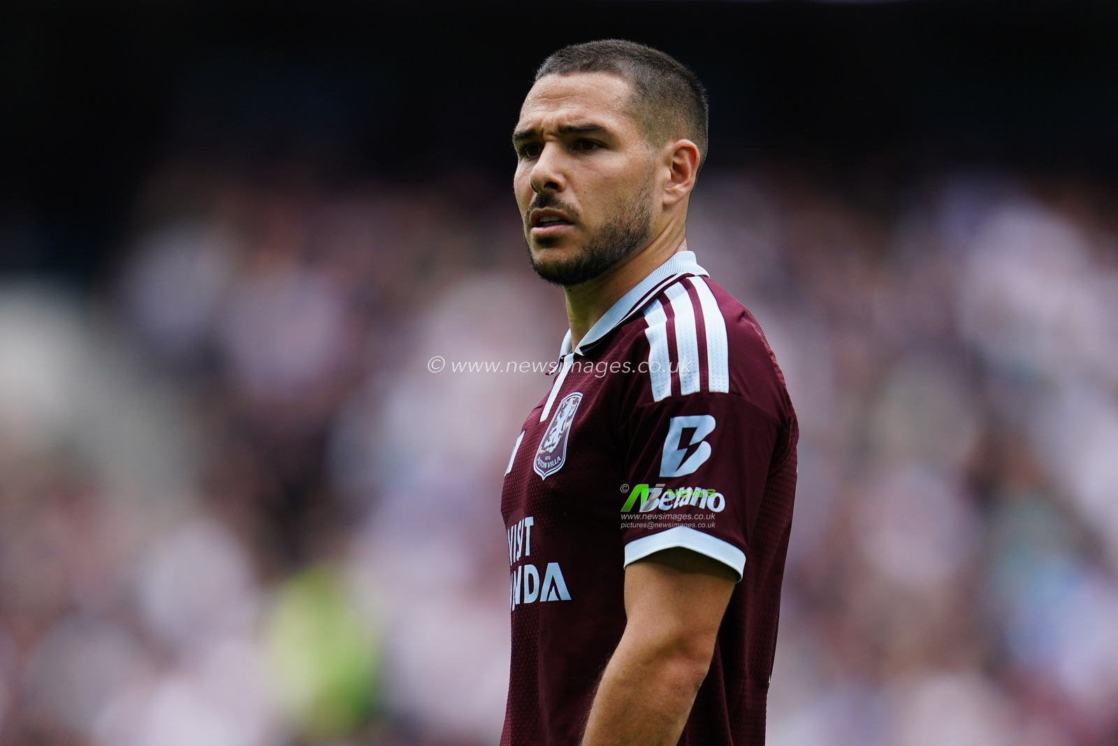 Emi Buendia of Aston Villa during the Premier League match Tottenham Hotspur vs Aston Villa at Tottenham Hotspur Stadium, London, United Kingdom on 19 September 2026

(Photo by Harvey Murphy/News Images)