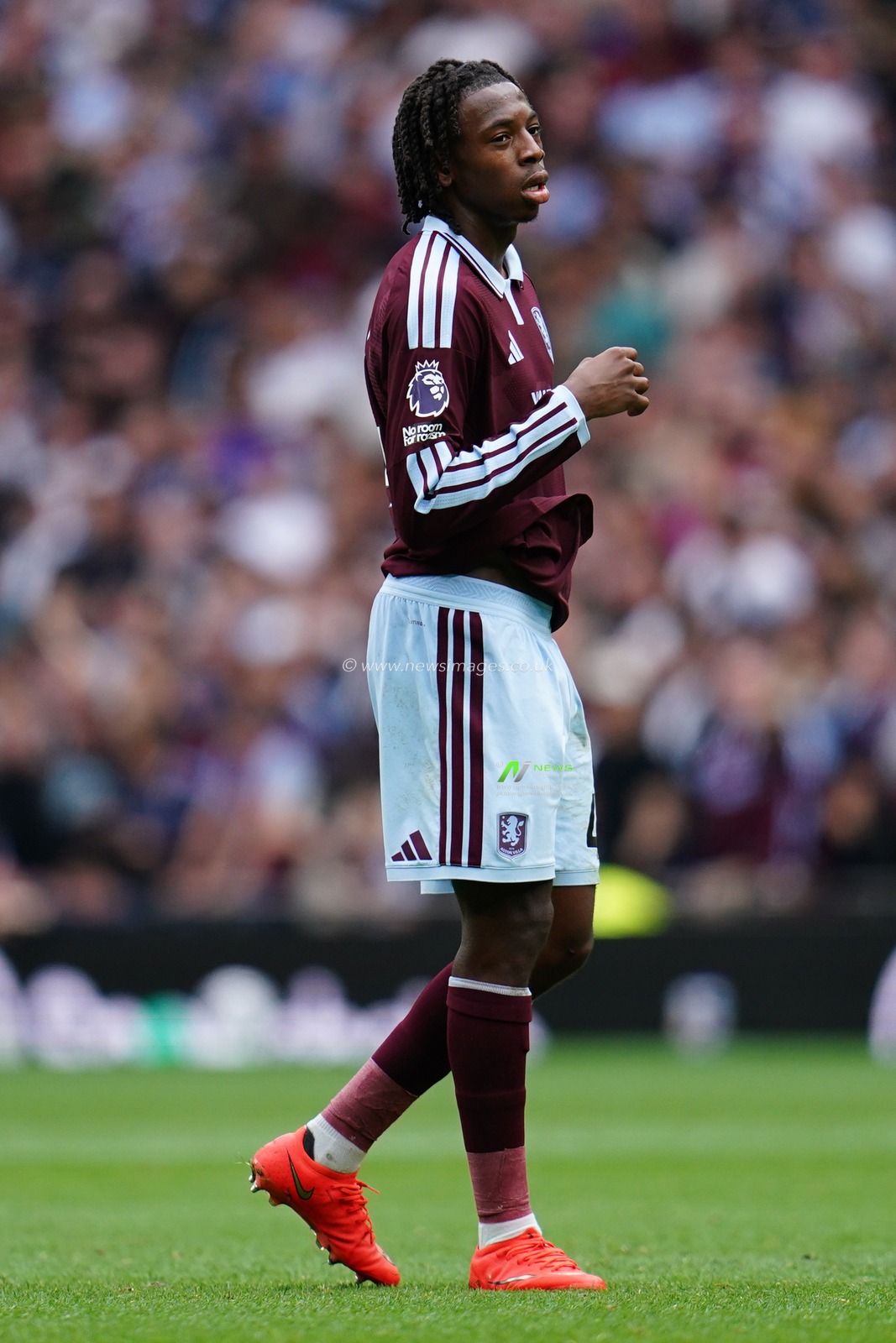 Johan Manzambi of Aston Villa during the Premier League match Tottenham Hotspur vs Aston Villa at Tottenham Hotspur Stadium, London, United Kingdom on 19 September 2026

(Photo by Harvey Murphy/News Images)