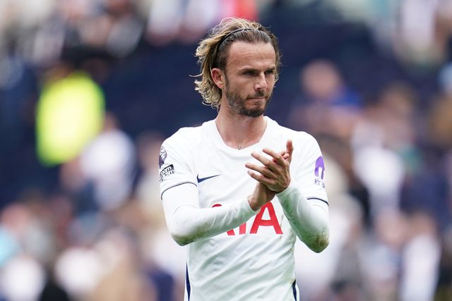 James Maddison of Tottenham Hotspur applauds home support at full time during the Premier League match Tottenham Hotspur vs Aston Villa at Tottenham Hotspur Stadium, London, United Kingdom on 19 September 2026

(Photo by Harvey Murphy/News Images)